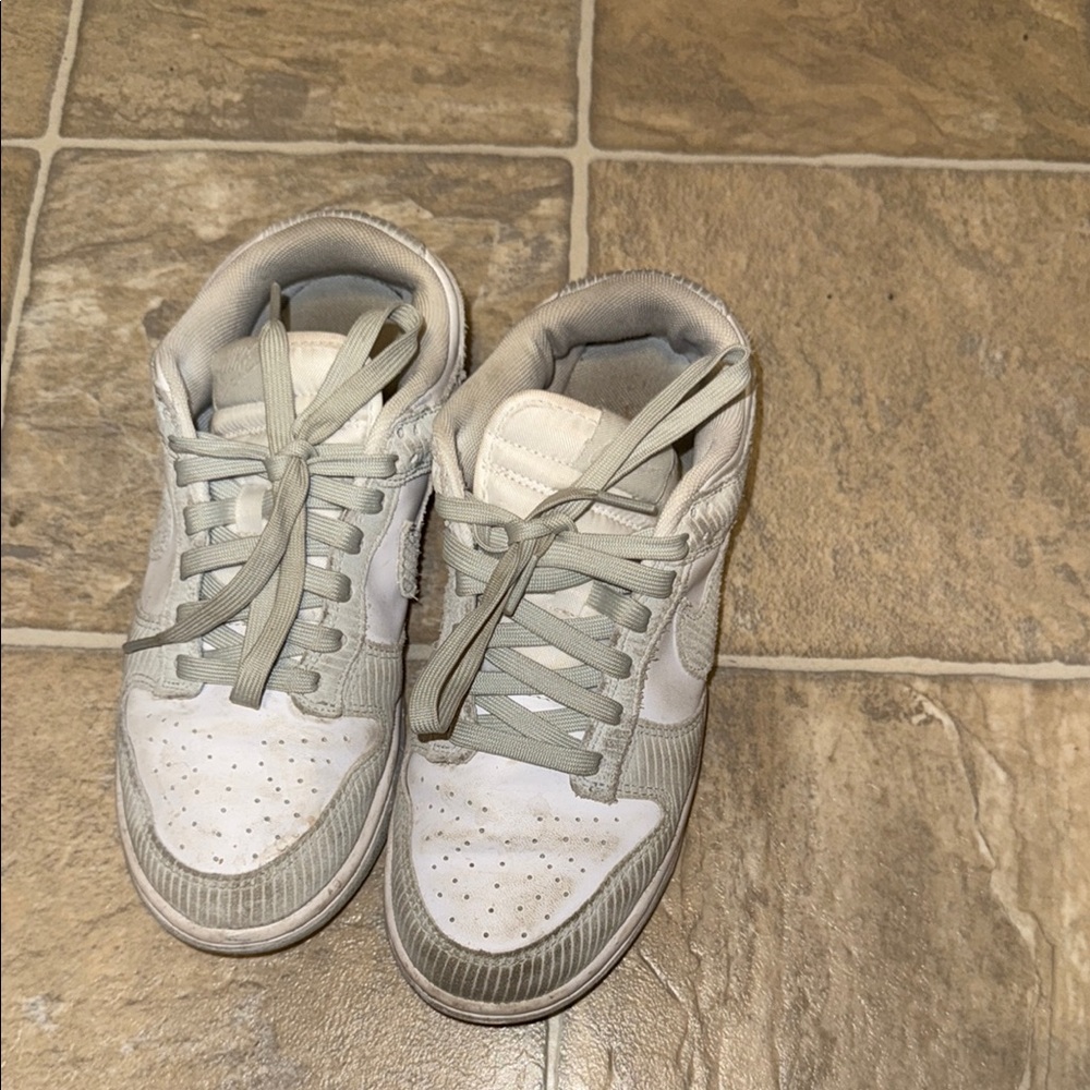 Nike Low Grey Dunks